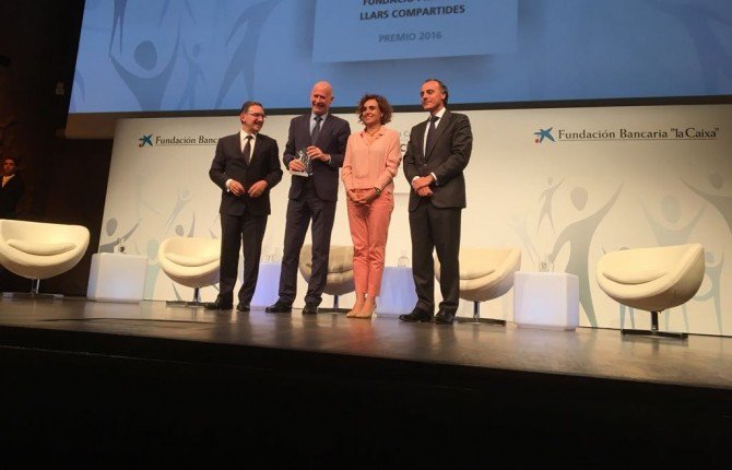 Lluís Font, Presidente de la Fundación, recogiendo el Premio 