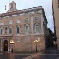 El Ayuntamiento pide a la Sareb destinar a alquiler social los pisos que tiene vacíos en Barcelona