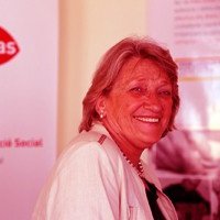 'Así no se arregla la pobreza', artículo de Teresa Crespo en El País