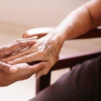 Si trabajas en el sector social o sanitario en la atención a las personas mayores, esta noticia te puede interesar.